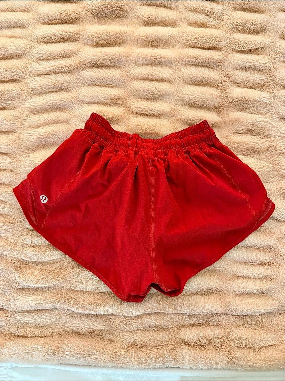 Lululemon Hotty Hot Lined 2.5” Red Athletic Shorts - Picture 2 of 2